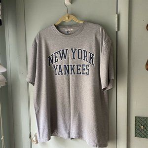 NY Yankeets T Shirt Mens XL Gray MLB Genuine
